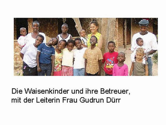 Waisenkinder, Betreuer und Lehrerin G. Dürr 